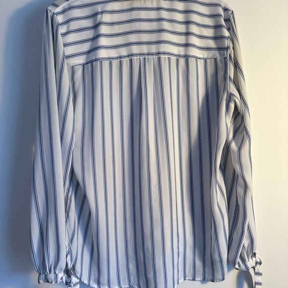 Abercrombie SZ L lightweight polyester buttoned striped shirt, tie sleeve detail - Picture 3 of 7